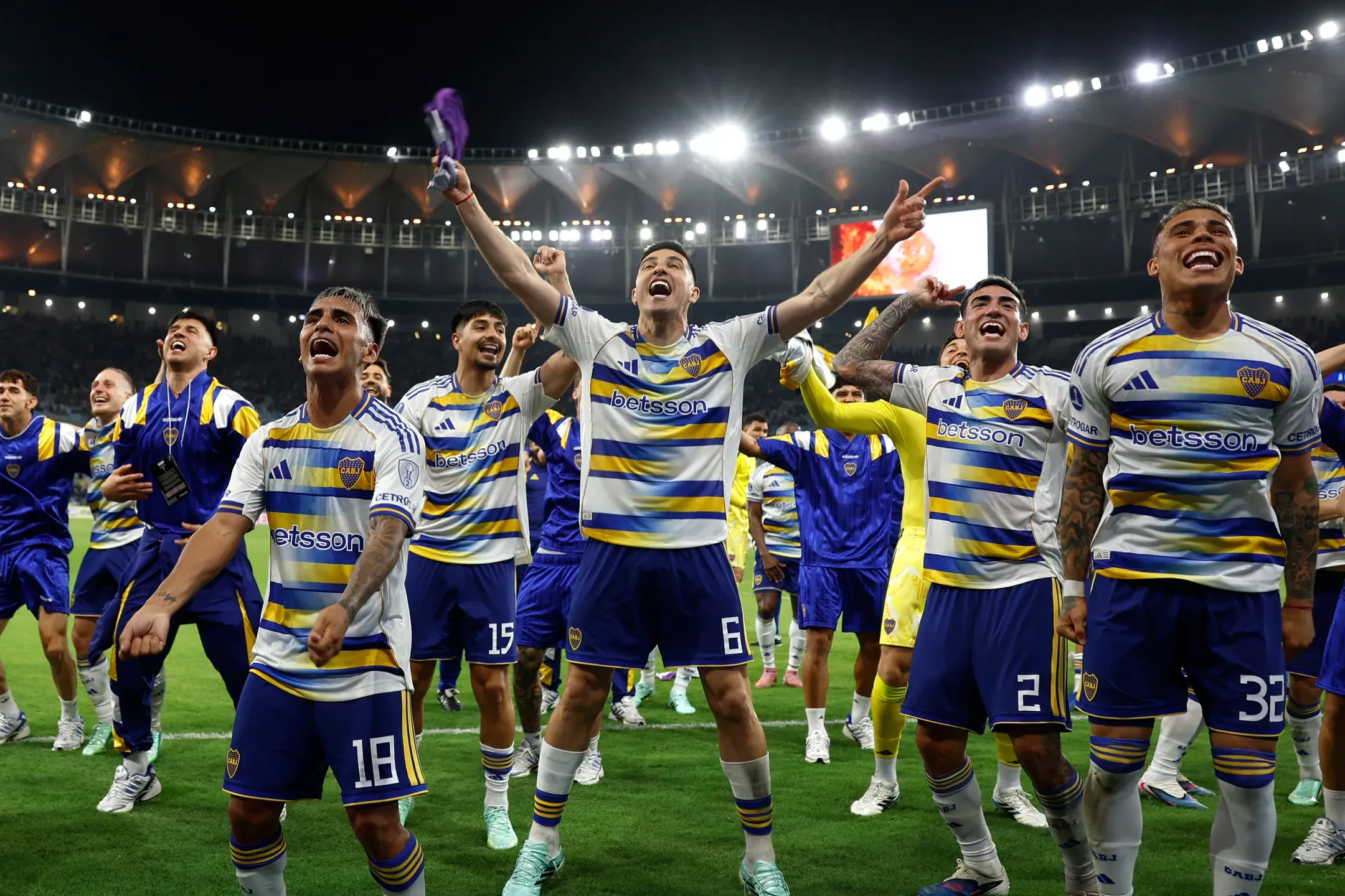 Técnico português "cai" a um passo da final